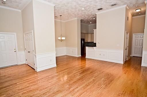 2nd image of 215 Harvard St #43