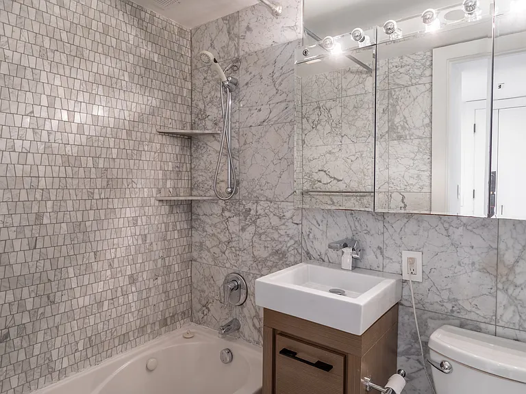 211 Thompson St #PHG — Photo 7