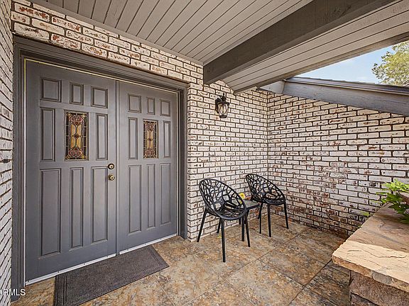 4th image of 1069 E CARVER Road