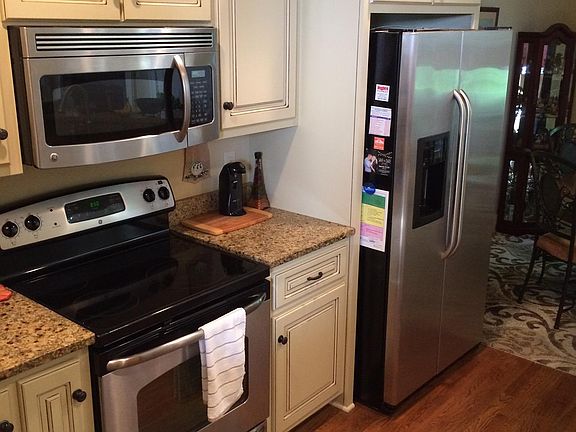 Kitchen w/ custom cabinets
