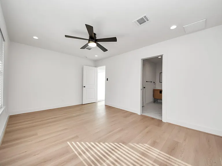 9261 Autauga St — Photo 11