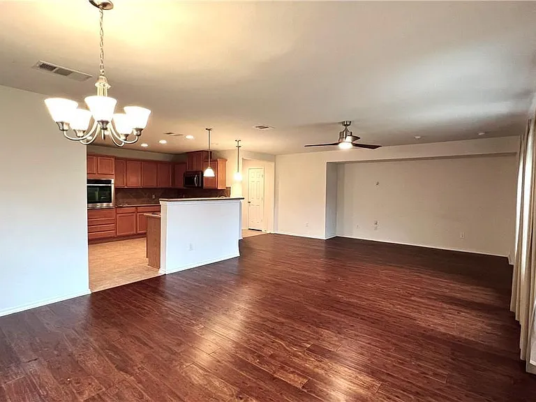 813 Oatmeal Dr — Photo 4