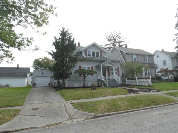 805 Clark St, Willard, OH 44890