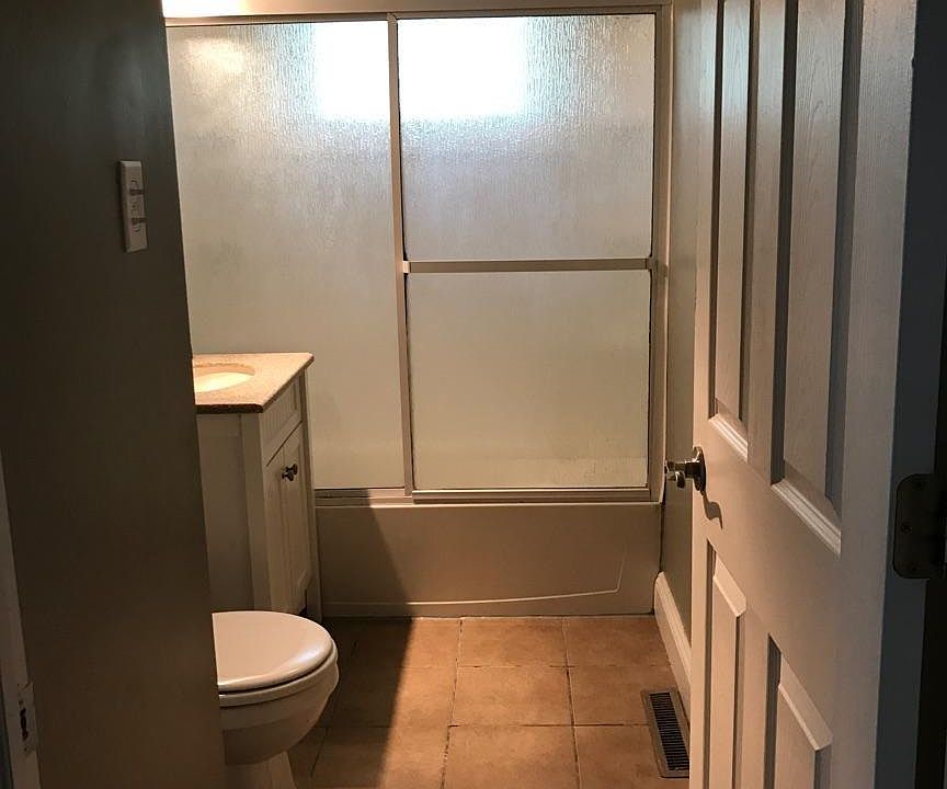 2nd image of 816 N Court St