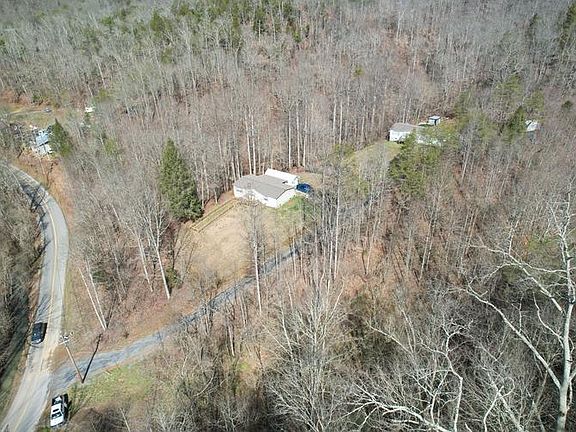 3rd image of 904 Indian Gap Rd