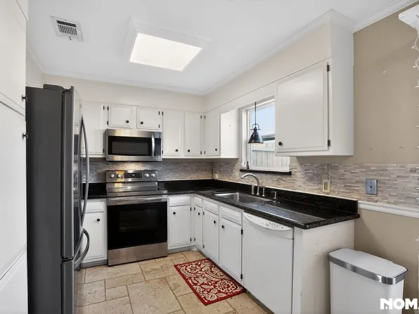 8960 Manion Dr, Beaumont, TX 77706