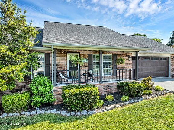 5th image of 832 Misty View Dr