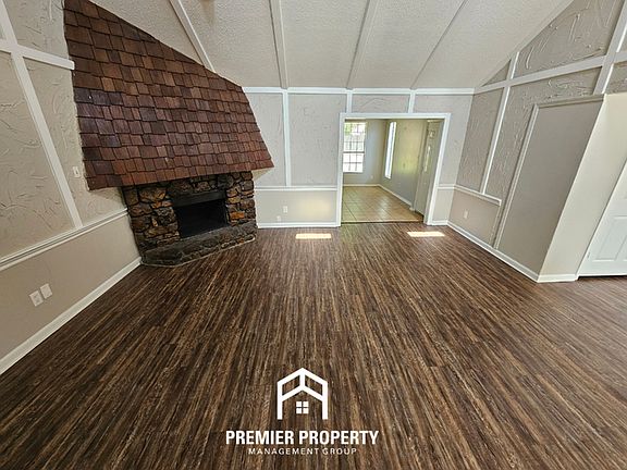3rd image of 4053 Silverleaf Rd
