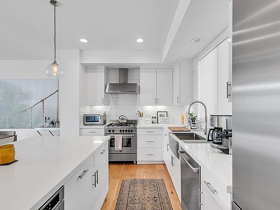 4th image of 1404 N Stanley Ave