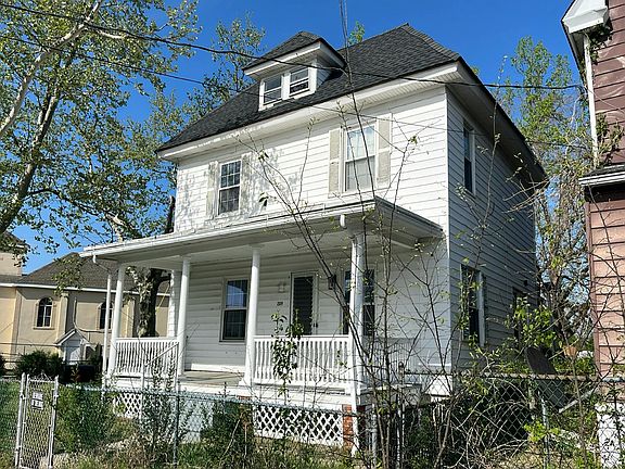 2nd image of 209 S 5th St