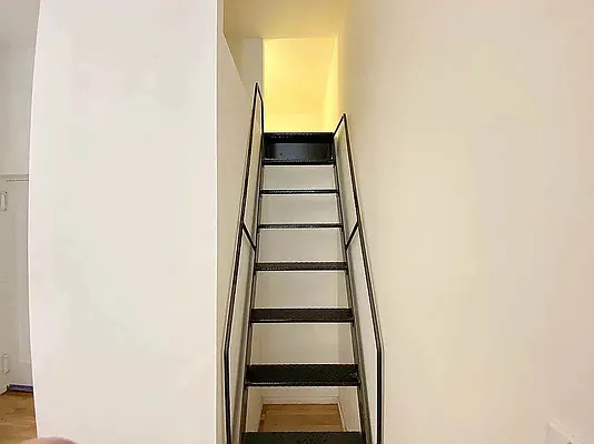 Rented by J PRESTON AND ASSOCIATES INC | media 18