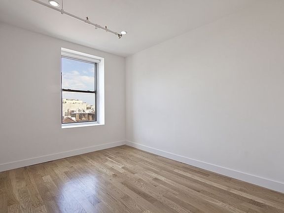 4th image of 48 Meserole St APT 5B