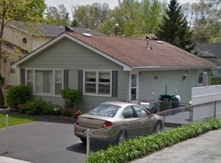 105 E Willow Dr, Round Lake Park, IL