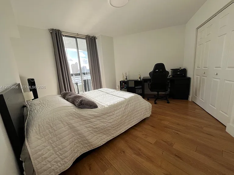3530 Mystic Pointe Dr #1412 — Photo 9
