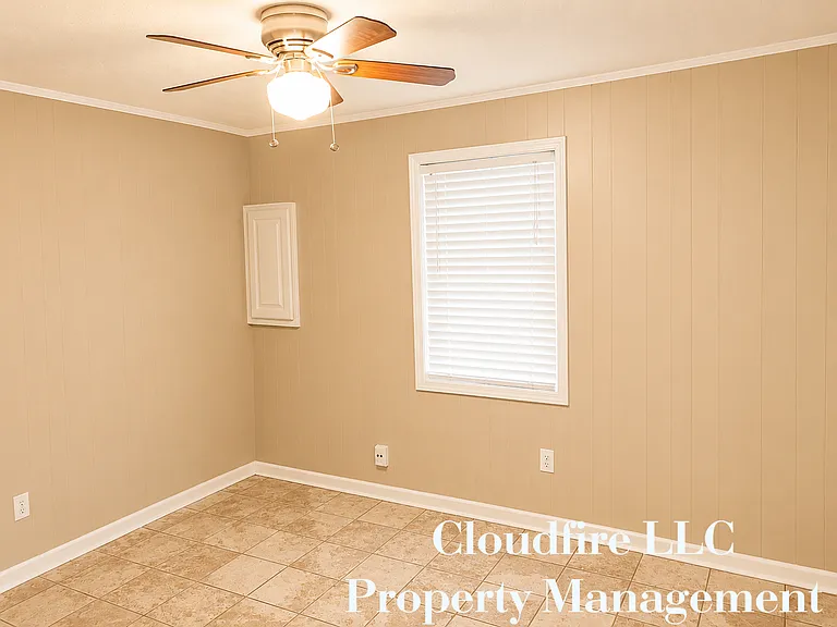 226 James Cir — Photo 5