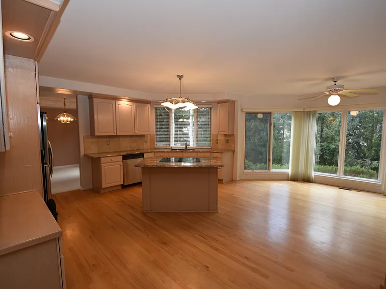 5222 Pinehurst Dr — Photo 20