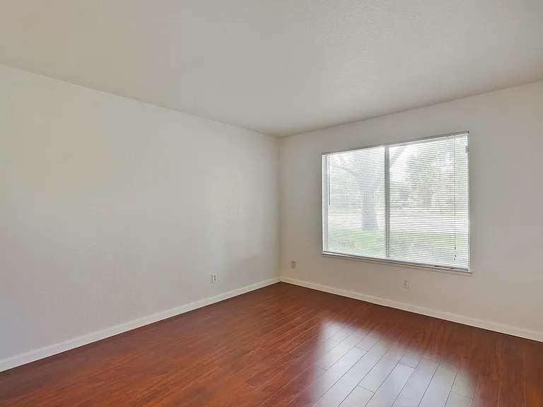 2483 Alveswood Cir — Photo 8