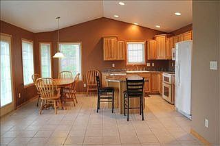 4th image of 1311 Windsor Dr