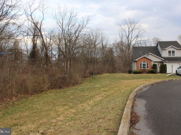 35 Parkridge Dr, Selinsgrove, PA 17870