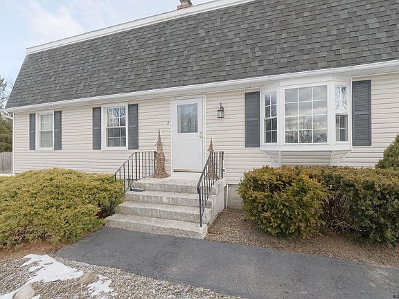 4th image of 2 Spruce Ct