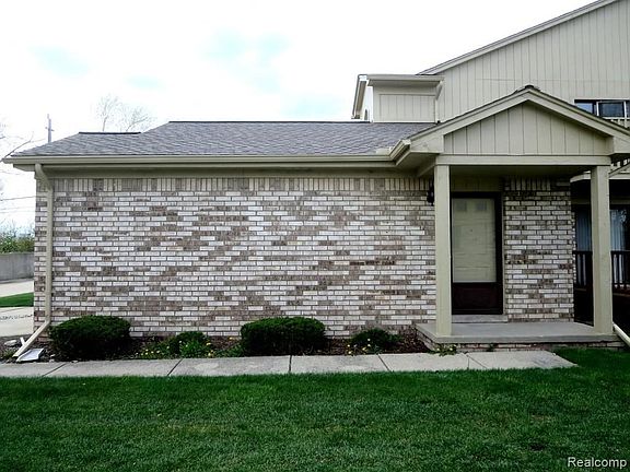2nd image of 16983 Kari Ct