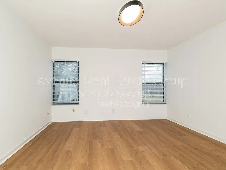 590 Sarah Ln #301 — Photo 14