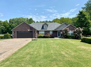 2201 Estates Dr, Grove, OK 74344