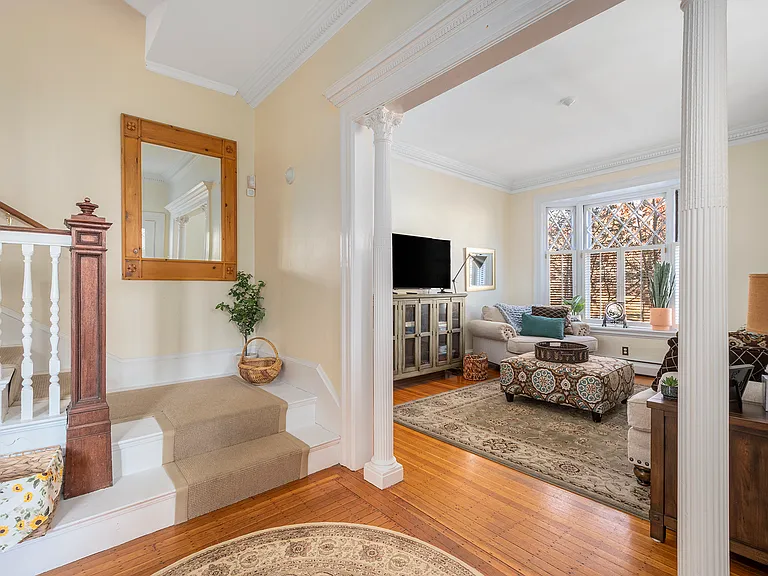Main Level Entry/ Stair