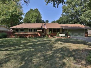 855 N Valleyview Ln, Wichita, KS 67212