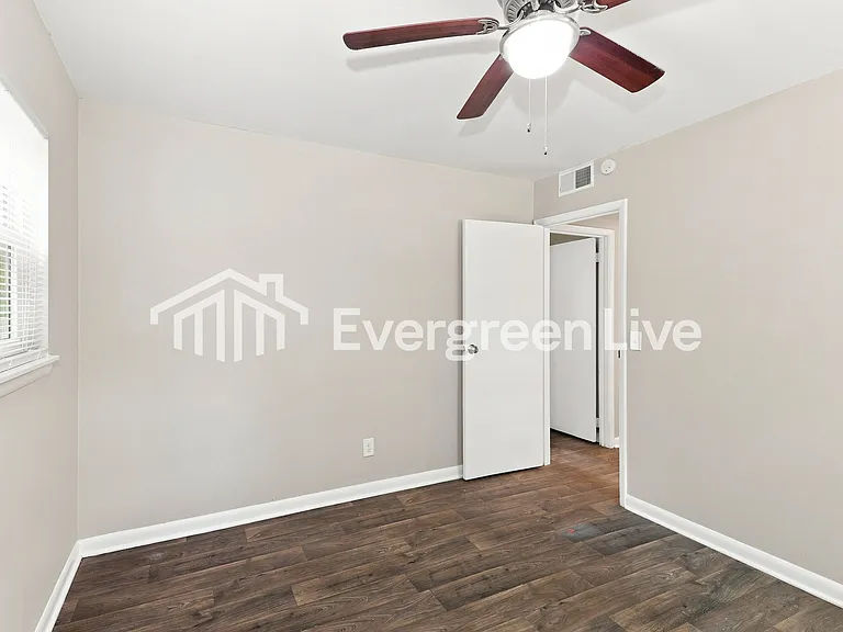3435 Jonathan Cir — Photo 12