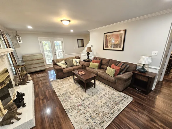 10824 Drayton Rd, Chester, VA 23831