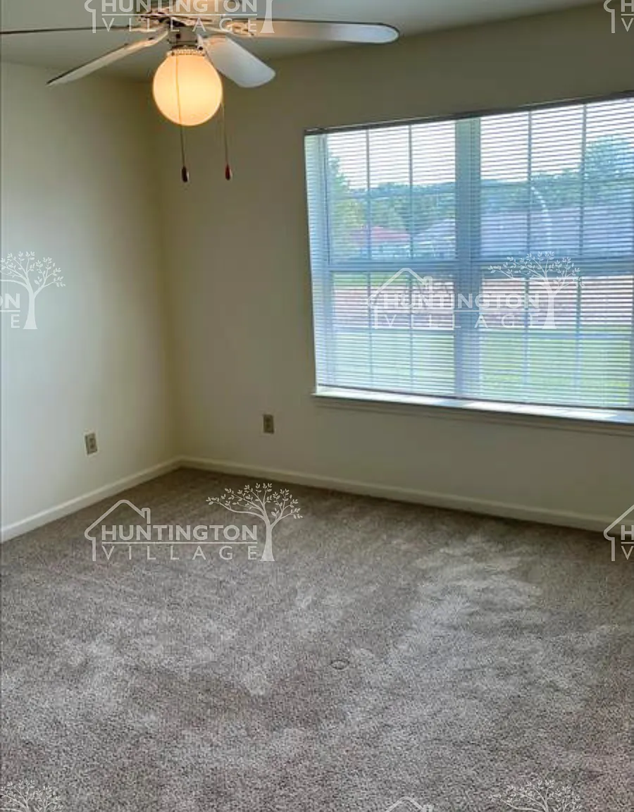 4 bed, 1564 sqft, $1,665 — Photo 3