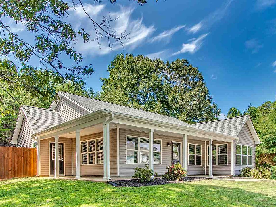 2nd image of 6 Pleasant Knoll Ln