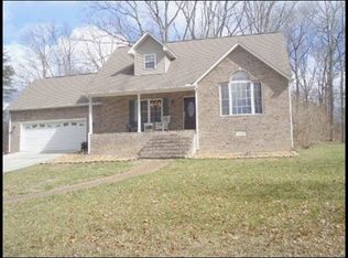 391 Hilltop Dr, Crossville, TN 38555