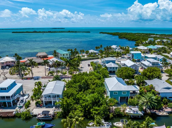 27391 W Indies Dr, Ramrod Key, FL 33042