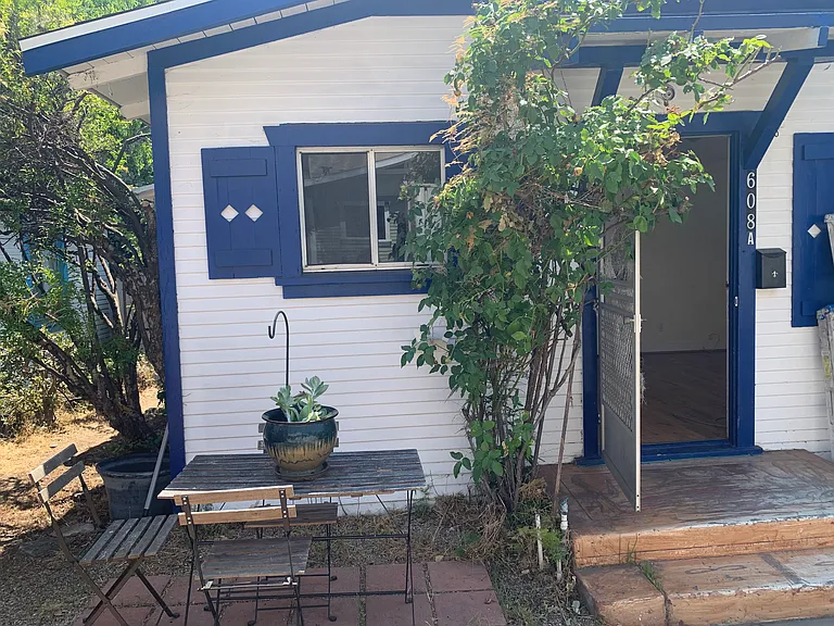608 E Angeleno Ave — Photo 2