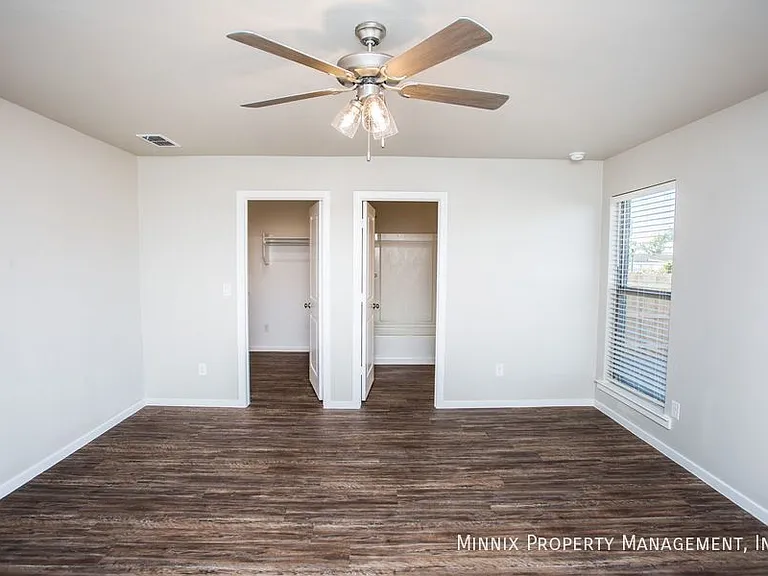 2035 Kenwood Ave — Photo 27