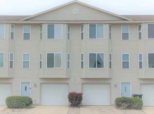 340 Harbor Town Ct APT 4, Holland, MI 49423
