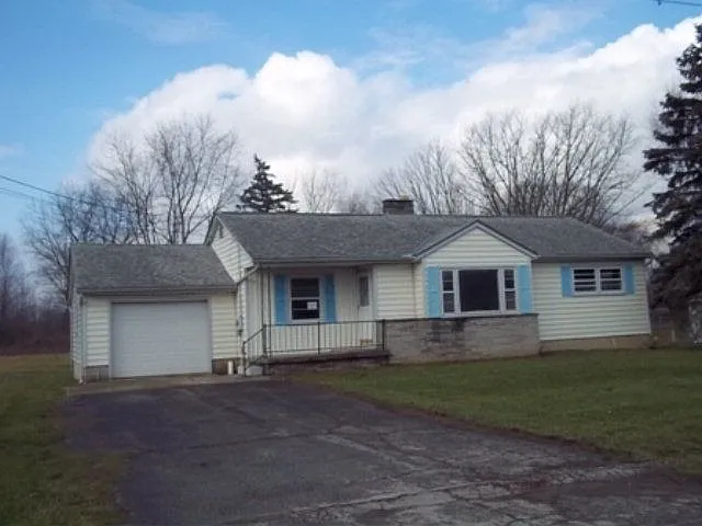 2593 Gooding Rd photo 1