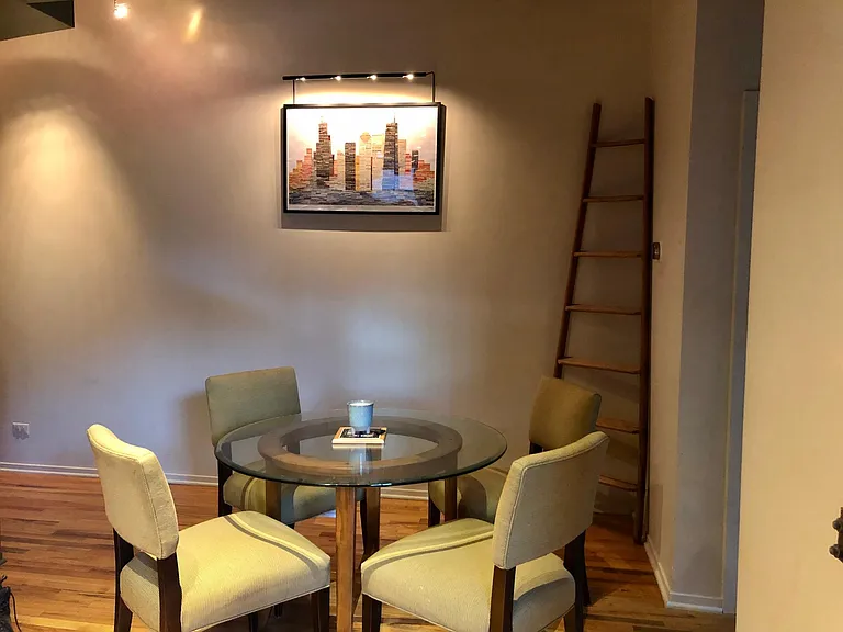 1751 N Western Ave #202 — Photo 5