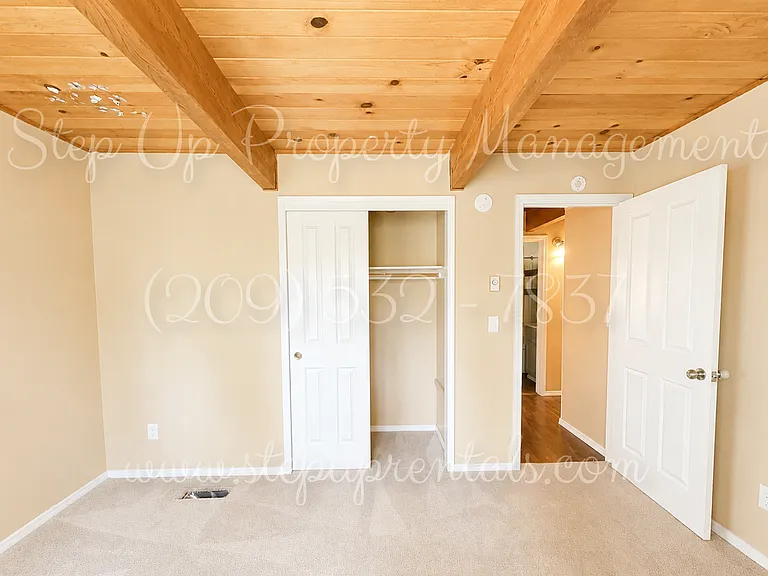 22400 Broken Bough Ln — Photo 8