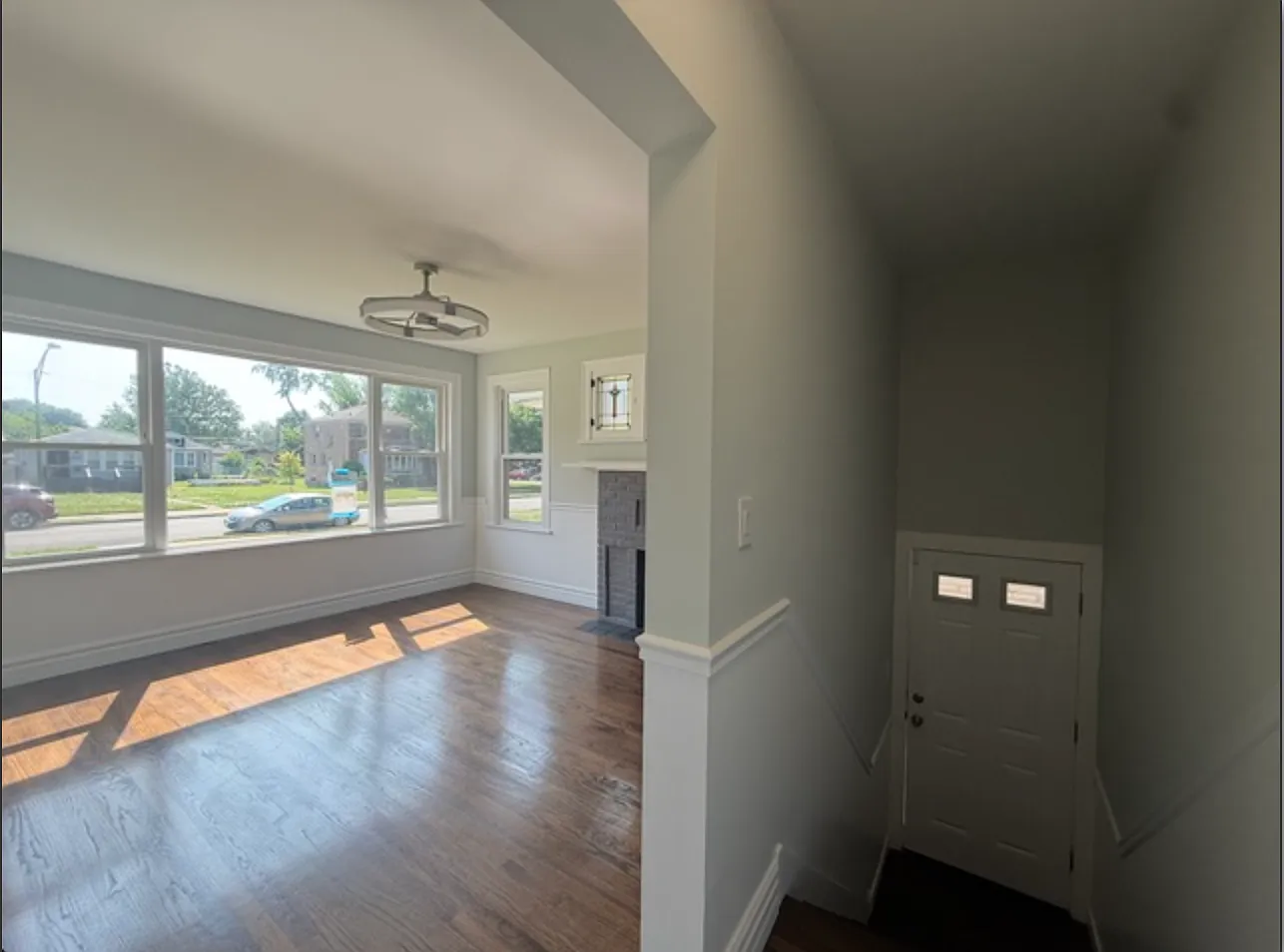 6 bed, 1223 sqft, $2,000 — Photo 3