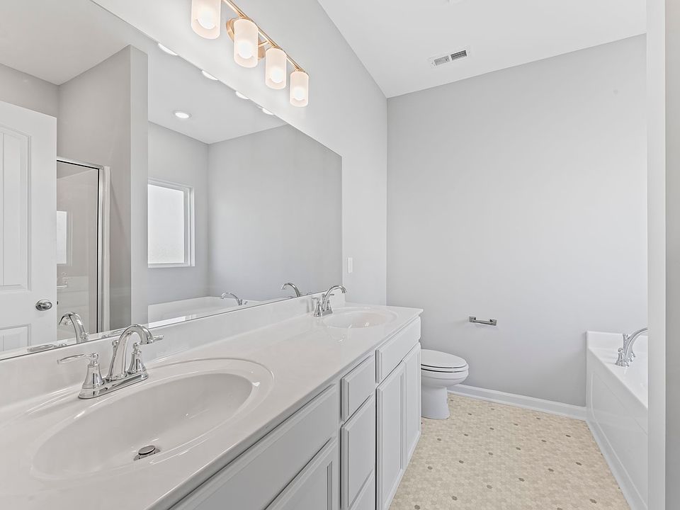 2nd image of 1106 Bluecreek Cir Lot 231