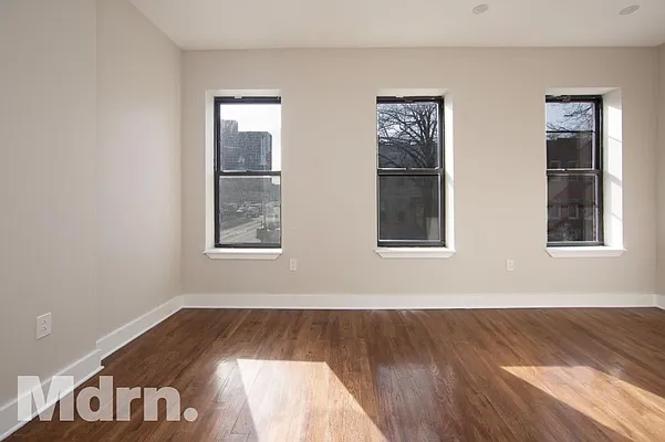 Rented by Mdrn Residential | media 3