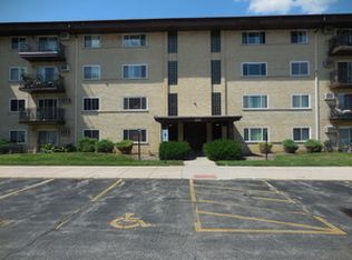 535 S Cleveland Ave APT 202, Arlington Heights, IL 60005