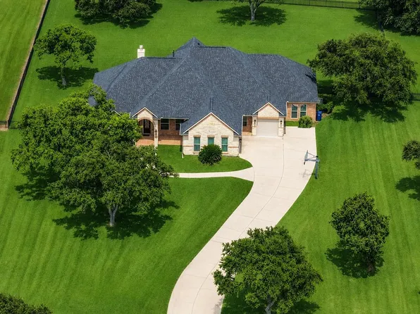 226 Houston Point Dr, Beach City, TX 77523