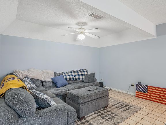 4th image of 8310/8312 Garrett Dr