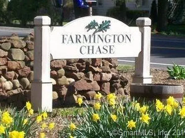 13 Farmington Chase Cres, Farmington, CT 06032