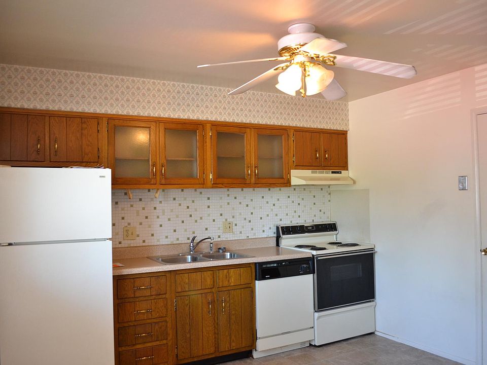 2nd image of 711 N Cherry St #1