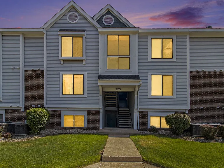Hurwich Farms Apartments — Photo 41